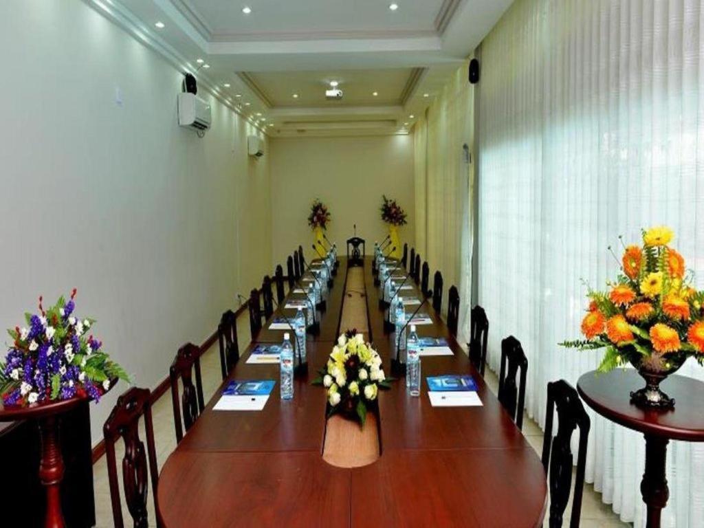 Golden Butterfly Hotel Yangon Dış mekan fotoğraf