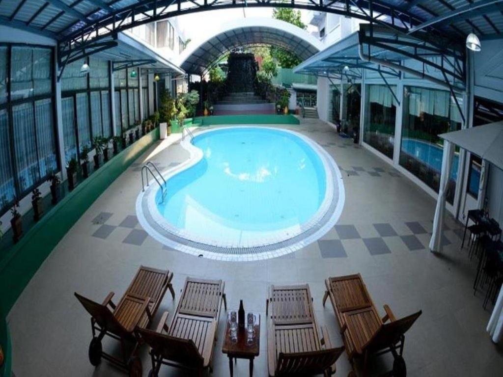 Golden Butterfly Hotel Yangon Dış mekan fotoğraf