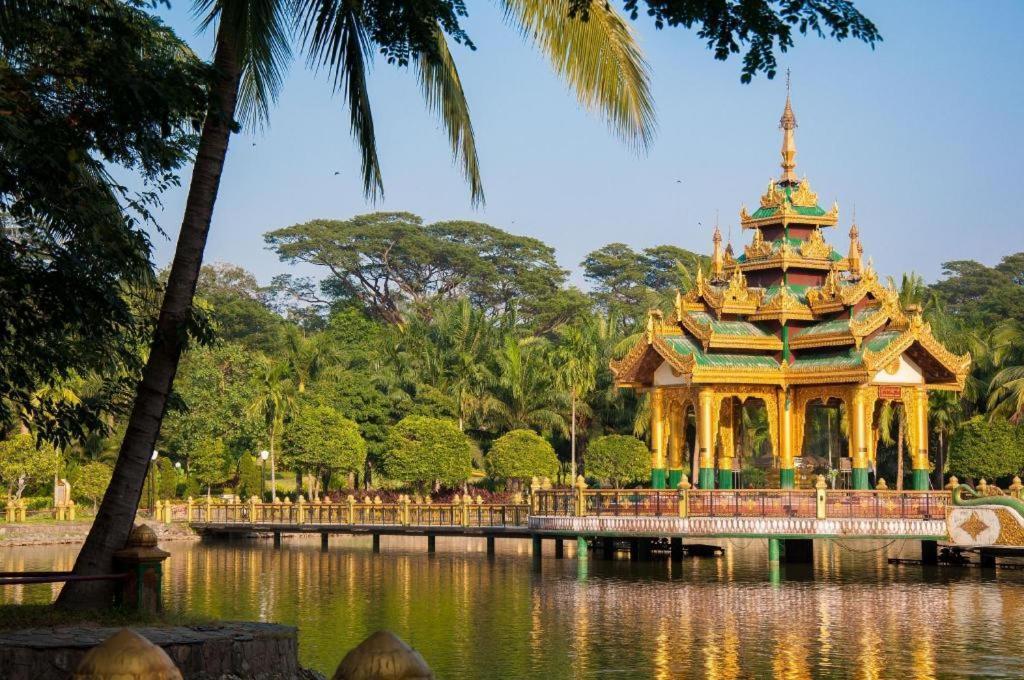 Golden Butterfly Hotel Yangon Dış mekan fotoğraf