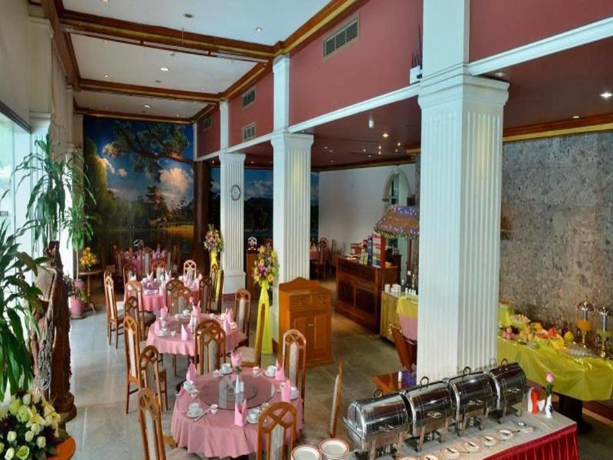 Golden Butterfly Hotel Yangon Dış mekan fotoğraf